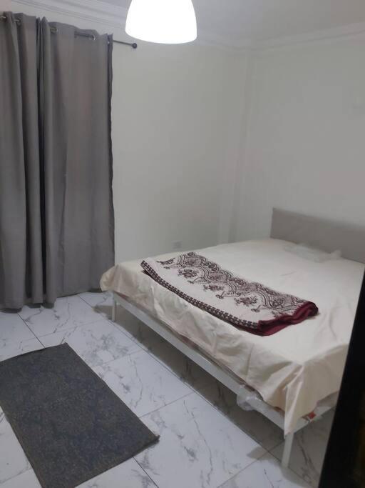 Pyramids Modern 3-br House Apartment Cairo