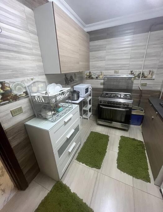 Apartment Pyramids Modern 3-br House